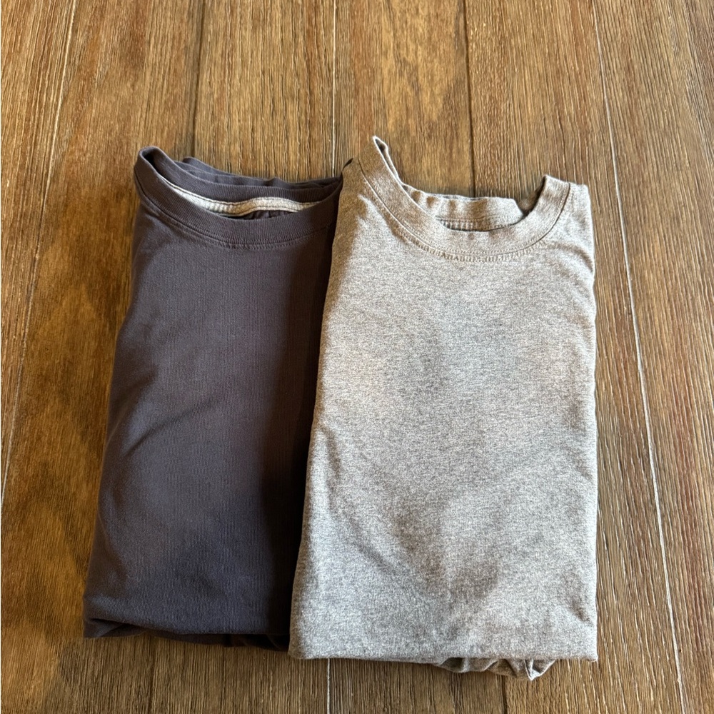 2 Eddie Bower T-Shirts, gray and navy blue size medium